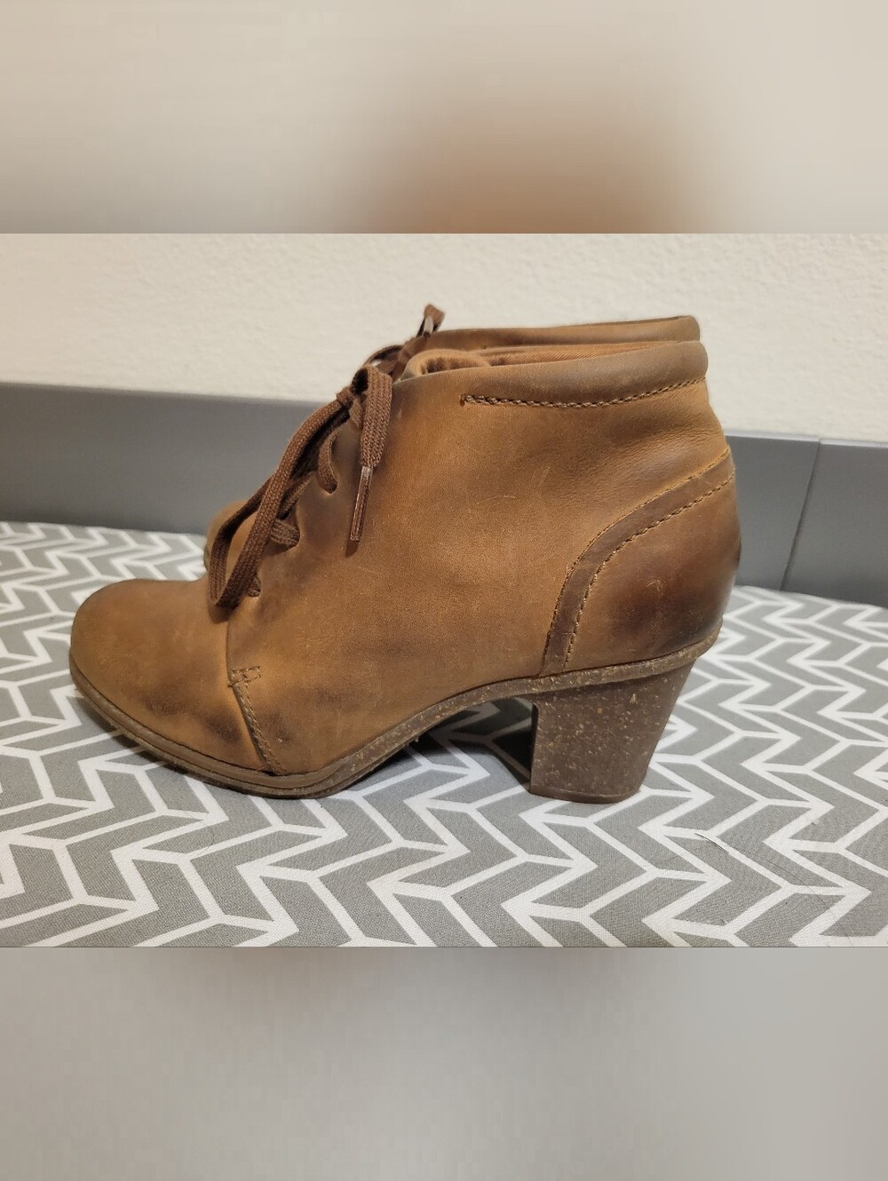 Clark's Women's Brown Leather Lace-Up Ankle Boot